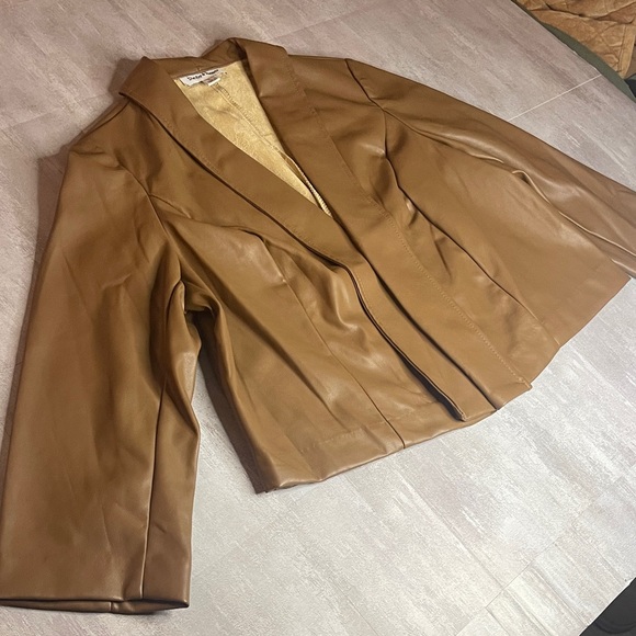 Faux Tan Leather cropped Jacket/blazer- size L - Picture 3 of 11
